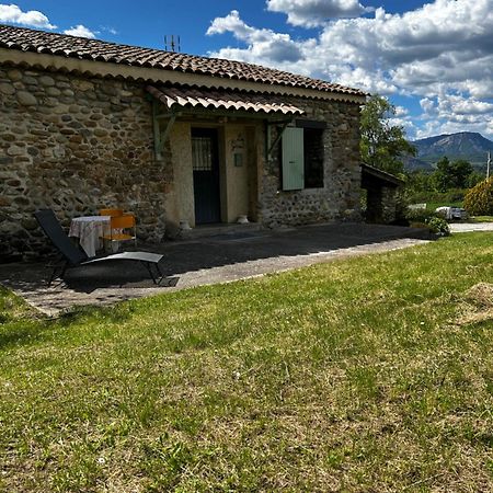 Le Gast, Vaumeilh Esterno foto