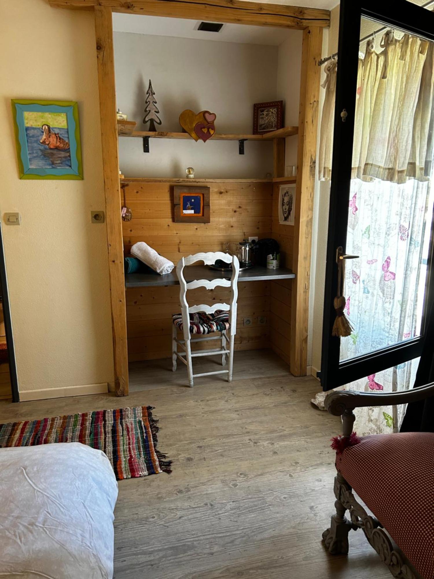 Le Gast, Vaumeilh Esterno foto