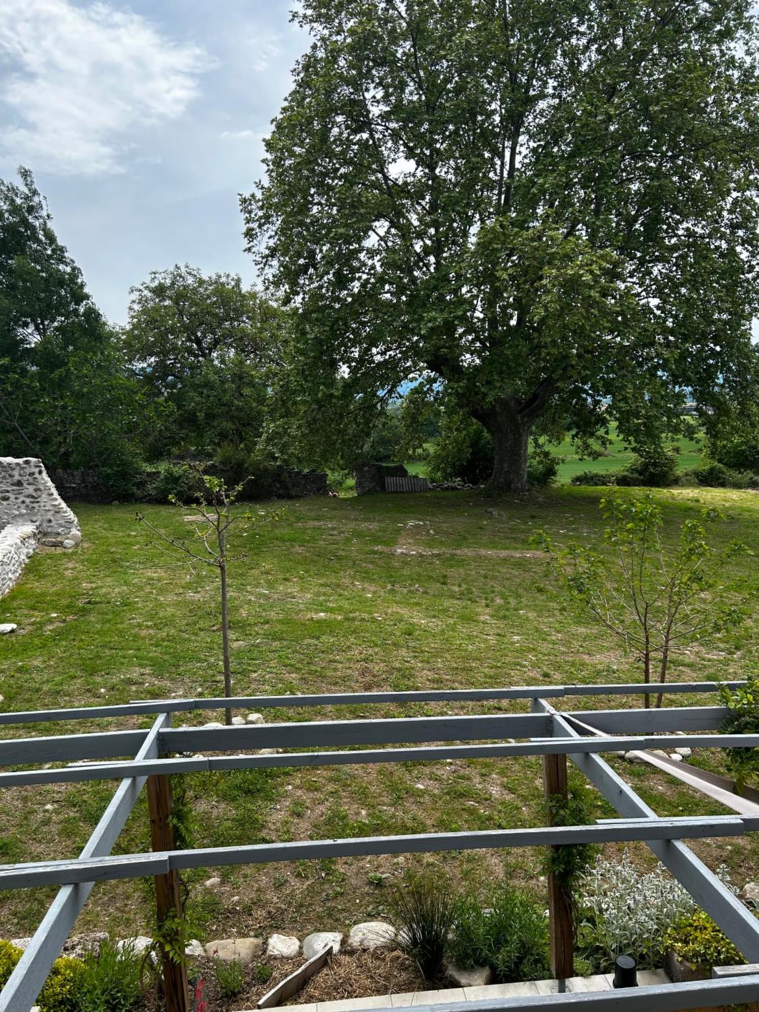 Le Gast, Vaumeilh Esterno foto